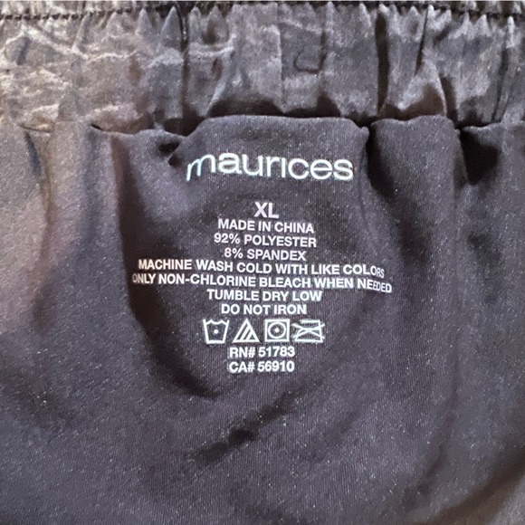 Maurices dolphin hem shorts, size XL, gray and black
NWT - Picture 2 of 6